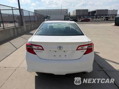 2014 Toyota Camry SE - zdjęcie 6 z 18 - miniatura