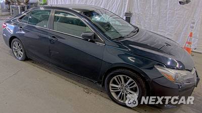 2017 Toyota Camry SE - zdjęcie 3 z 33 - miniatura