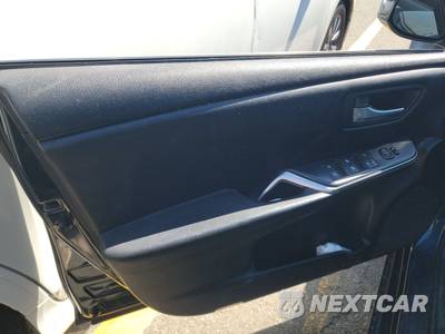 2016 Toyota Camry SE - zdjęcie 9 z 35 - miniatura
