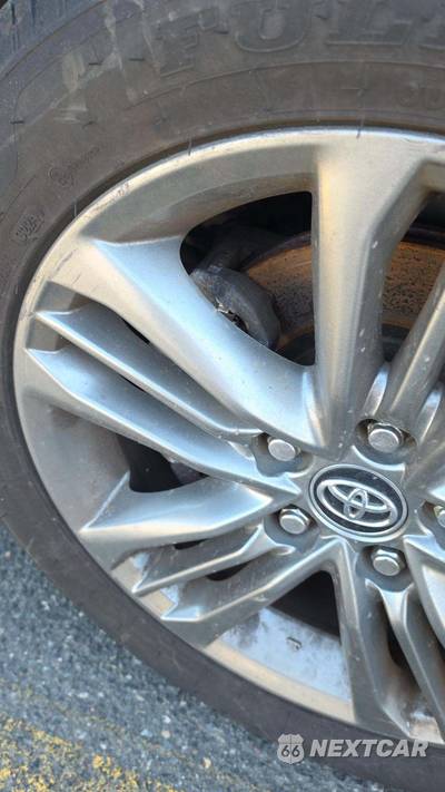 2016 Toyota Camry SE - zdjęcie 23 z 35 - miniatura