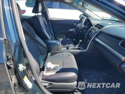2016 Toyota Camry SE - zdjęcie 8 z 35 - miniatura