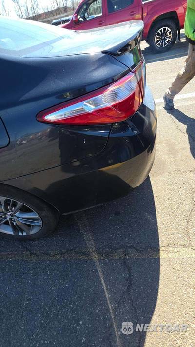 2016 Toyota Camry SE - zdjęcie 32 z 35 - miniatura