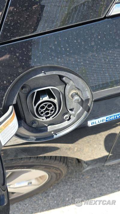 2018 Hyundai Ioniq Plug-In Hybrid Limited - zdjęcie 20 z 26 - miniatura