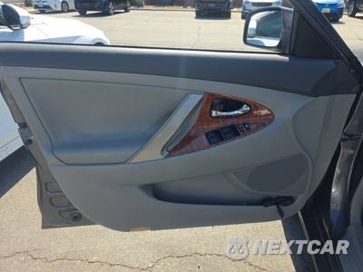 2010 Toyota Camry SE - zdjęcie 9 z 29 - miniatura