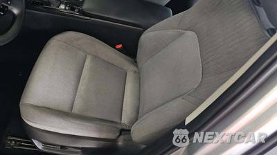 2025 Toyota Camry LE - zdjęcie 28 z 48 - miniatura