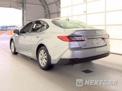 2025 Toyota Camry LE - zdjęcie 6 z 48 - miniatura