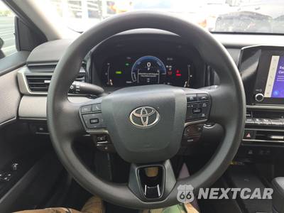 2025 Toyota Camry LE - zdjęcie 10 z 48 - miniatura