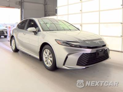 2025 Toyota Camry LE - zdjęcie 3 z 48 - miniatura