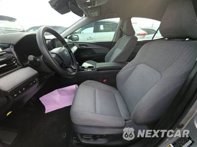 2025 Toyota Camry LE - zdjęcie 7 z 48 - miniatura