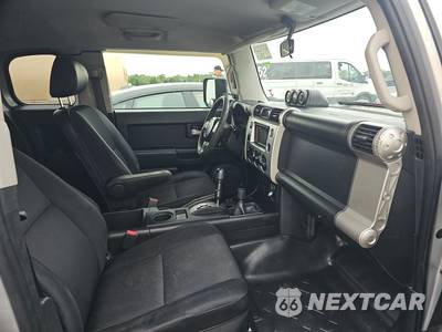 2008 Toyota FJ Cruiser w/Rear Doors - zdjęcie 8 z 31 - miniatura