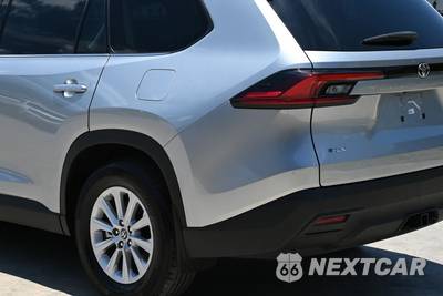 2025 Toyota Grand Highlander Hybrid XLE - zdjęcie 8 z 20 - miniatura