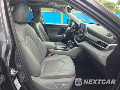 2021 Toyota Highlander XLE - zdjęcie 8 z 30 - miniatura