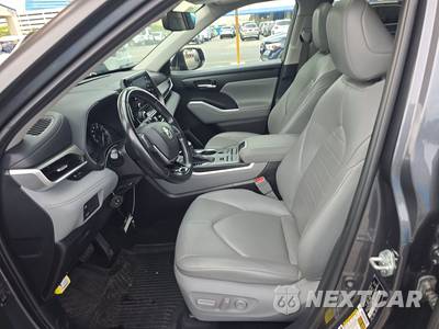 2021 Toyota Highlander XLE - zdjęcie 7 z 30 - miniatura