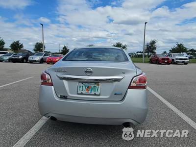 2013 Nissan Altima 2.5 S Sedan - zdjęcie 3 z 12 - miniatura