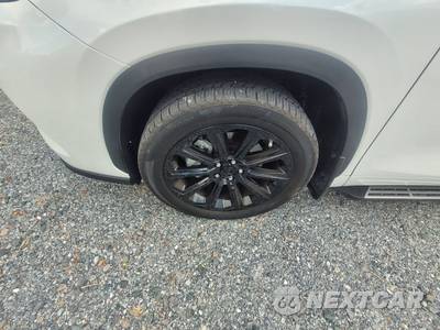 2024 Toyota Highlander XLE - zdjęcie 2 z 24 - miniatura