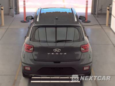2025 Hyundai Venue SEL - zdjęcie 5 z 18 - miniatura