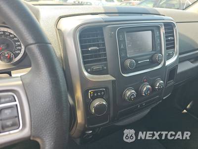 2024 Ram 1500 Classic SLT Extended Cab Medium Bed - zdjęcie 11 z 18 - miniatura