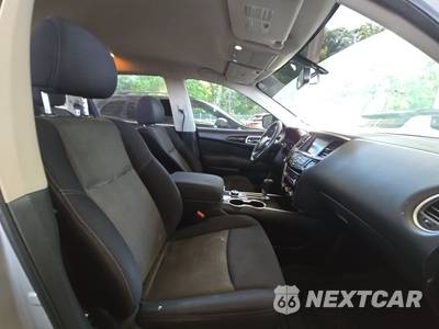 2017 Nissan Pathfinder SV - zdjęcie 8 z 43 - miniatura