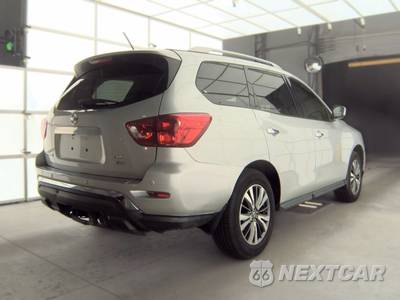 2017 Nissan Pathfinder SV - zdjęcie 4 z 43 - miniatura