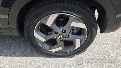 2025 Hyundai Venue SEL - zdjęcie 14 z 15 - miniatura