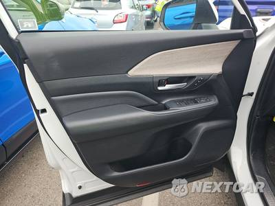2024 Toyota Grand Highlander Platinum - zdjęcie 9 z 31 - miniatura