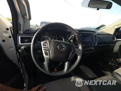 2019 Nissan TITAN S Crew Cab Short Bed - zdjęcie 11 z 49 - miniatura