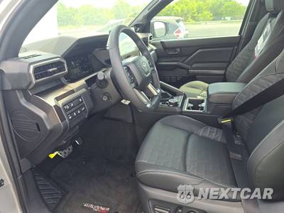 2026 Toyota 4Runner TRD Sport Premium - zdjęcie 13 z 23 - miniatura