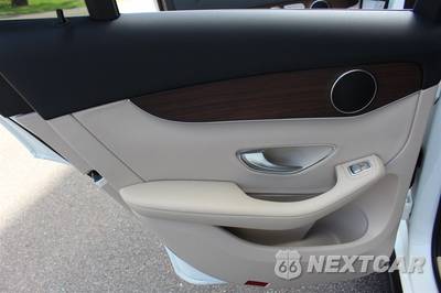 2021 Mercedes-Benz GLC 300 4MATIC - zdjęcie 31 z 48 - miniatura