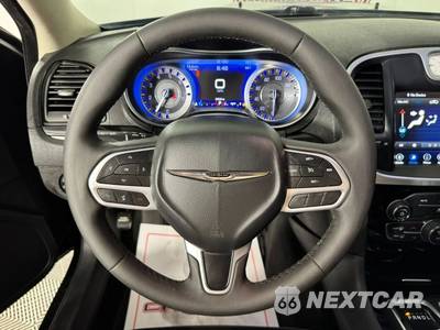 2023 Chrysler 300 Touring - zdjęcie 13 z 43 - miniatura