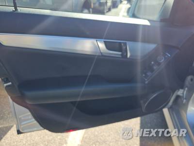 2012 Mercedes-Benz C 250 Sedan - zdjęcie 9 z 25 - miniatura