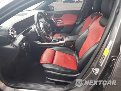 2020 Mercedes-Benz AMG A 35 4MATIC - zdjęcie 9 z 16 - miniatura
