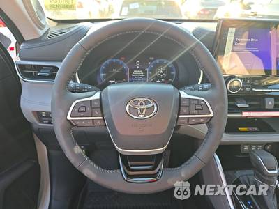 2026 Toyota Highlander Platinum - zdjęcie 16 z 26 - miniatura