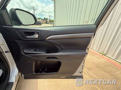 2017 Toyota Highlander SE - zdjęcie 43 z 62 - miniatura