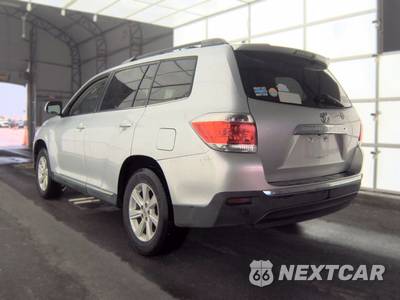 2013 Toyota Highlander Plus - zdjęcie 8 z 30 - miniatura