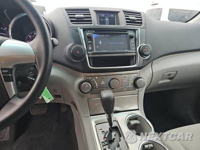 2013 Toyota Highlander Plus - zdjęcie 17 z 30 - miniatura