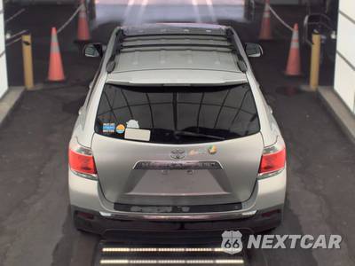 2013 Toyota Highlander Plus - zdjęcie 6 z 30 - miniatura