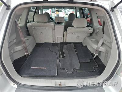 2013 Toyota Highlander Plus - zdjęcie 24 z 30 - miniatura