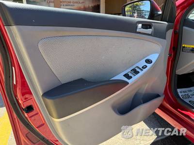 2012 Hyundai Accent GLS Sedan - zdjęcie 17 z 32 - miniatura