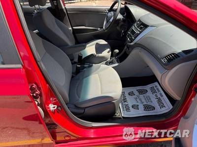 2012 Hyundai Accent GLS Sedan - zdjęcie 22 z 32 - miniatura