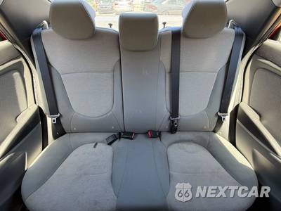 2012 Hyundai Accent GLS Sedan - zdjęcie 32 z 32 - miniatura
