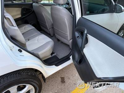 2014 Toyota RAV4 EV - zdjęcie 28 z 32 - miniatura
