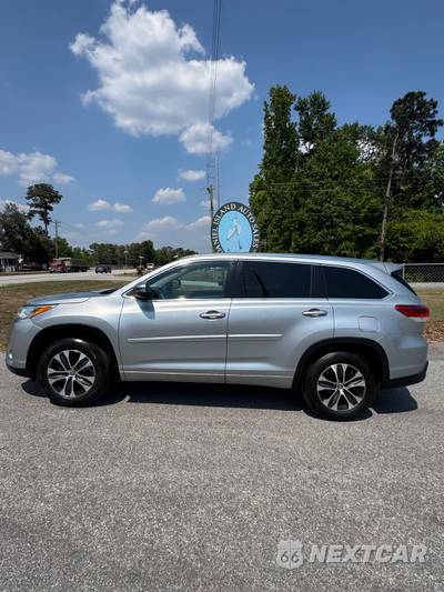 2015 Toyota Highlander XLE - zdjęcie 1 z 24 - miniatura