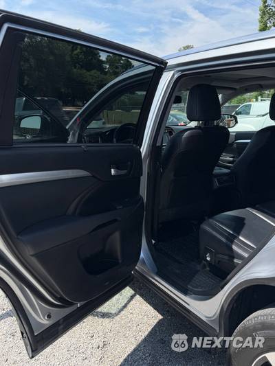 2015 Toyota Highlander XLE - zdjęcie 17 z 24 - miniatura
