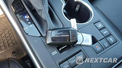 2025 Toyota Highlander XLE - zdjęcie 22 z 28 - miniatura