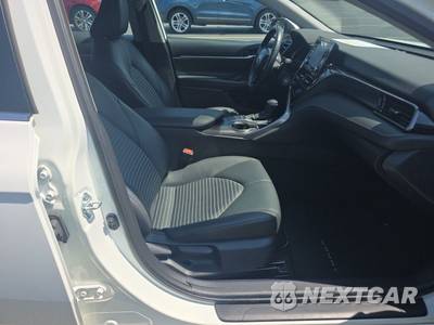 2024 Toyota Camry SE - zdjęcie 14 z 26 - miniatura