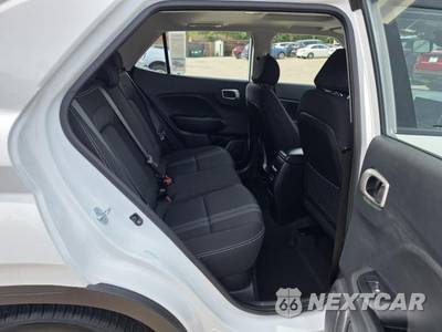 2025 Hyundai Venue SEL - zdjęcie 12 z 20 - miniatura