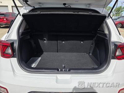 2025 Hyundai Venue SEL - zdjęcie 8 z 20 - miniatura