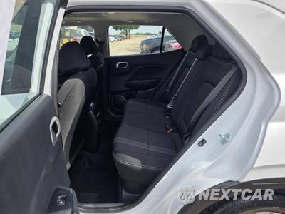 2025 Hyundai Venue SEL - zdjęcie 17 z 20 - miniatura