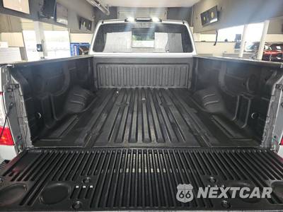 2018 Nissan TITAN PRO-4X Extended Cab Medium Bed - zdjęcie 17 z 18 - miniatura