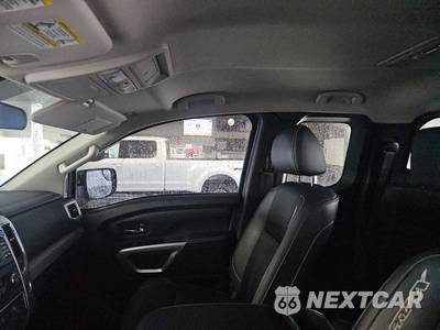 2018 Nissan TITAN PRO-4X Extended Cab Medium Bed - zdjęcie 14 z 18 - miniatura